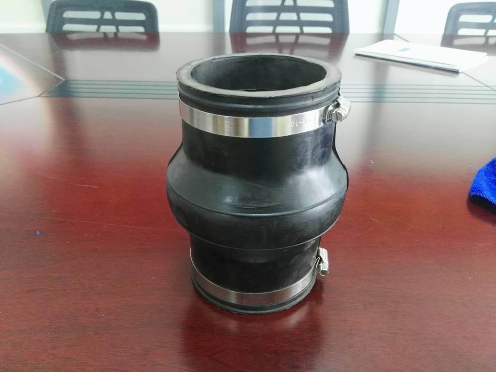 為什么要選擇卡箍式橡膠軟接頭?卡箍橡膠接頭的作用/優點 卡箍式橡膠軟接頭